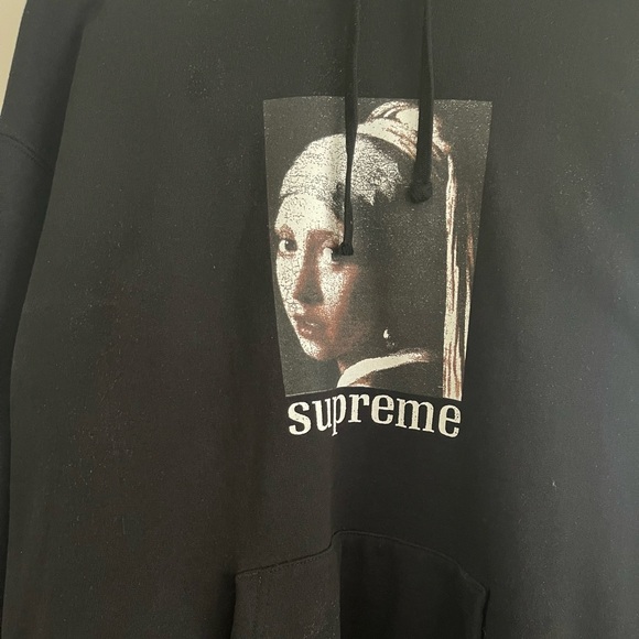 Supreme Girl with the Pearl Earrings Hoodie Medium RARE - Picture 2 of 4